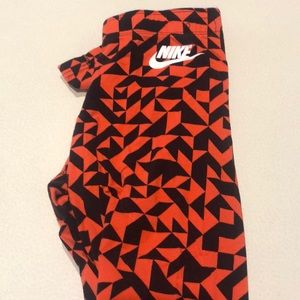 Small Nike leggings